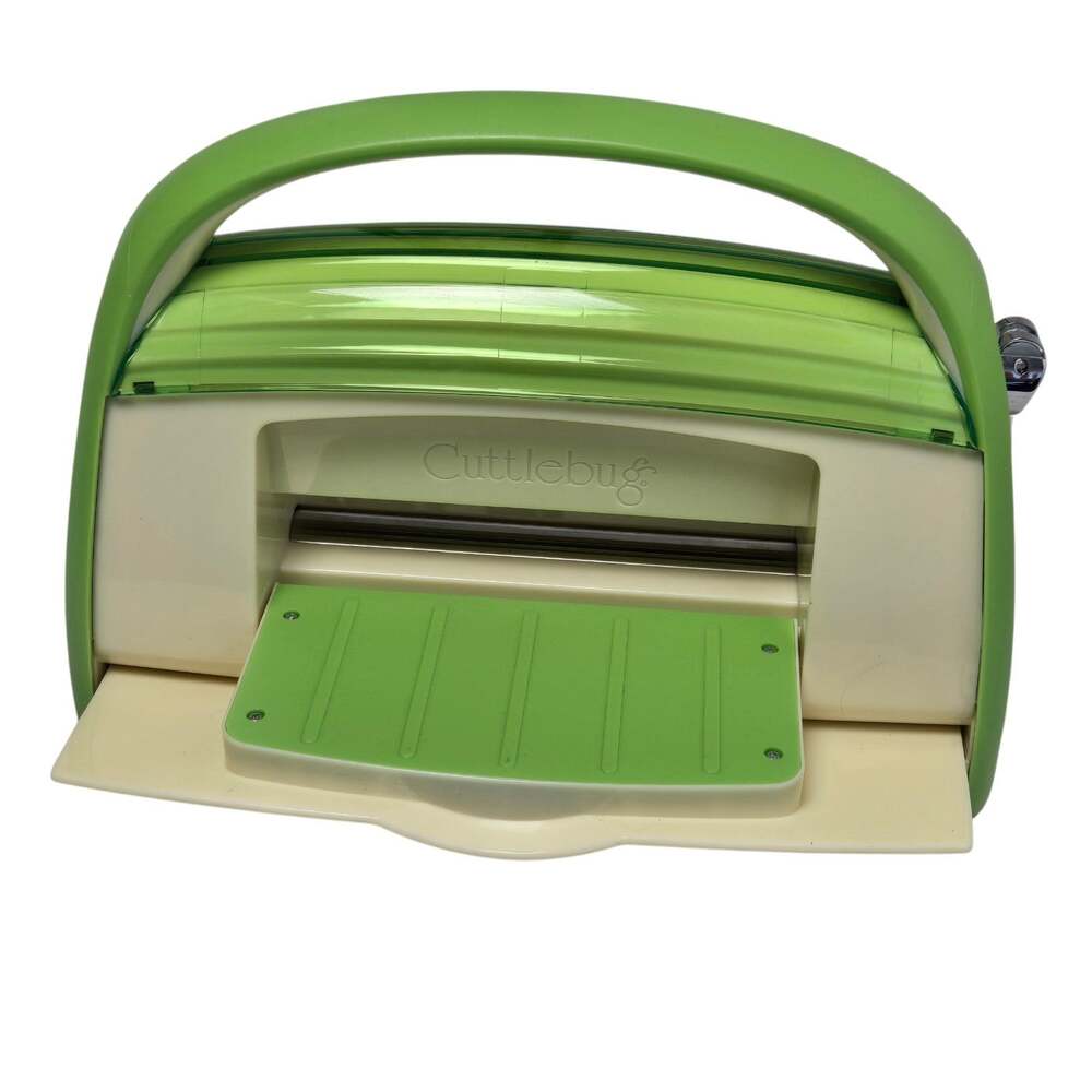Cutterbug Plastic Die Cutting And Embossing Machine No Plates - Picture 2 of 5